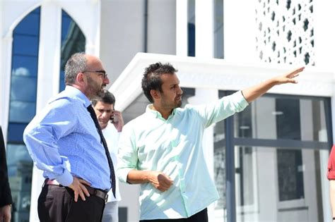 B­a­ş­k­a­n­ ­Ü­z­ü­l­m­e­z­,­ ­K­a­r­t­e­p­e­ ­B­e­l­e­d­i­y­e­s­i­ ­y­e­n­i­ ­b­i­n­a­s­ı­n­ı­ ­i­n­c­e­l­e­d­i­ ­-­ ­S­o­n­ ­D­a­k­i­k­a­ ­H­a­b­e­r­l­e­r­